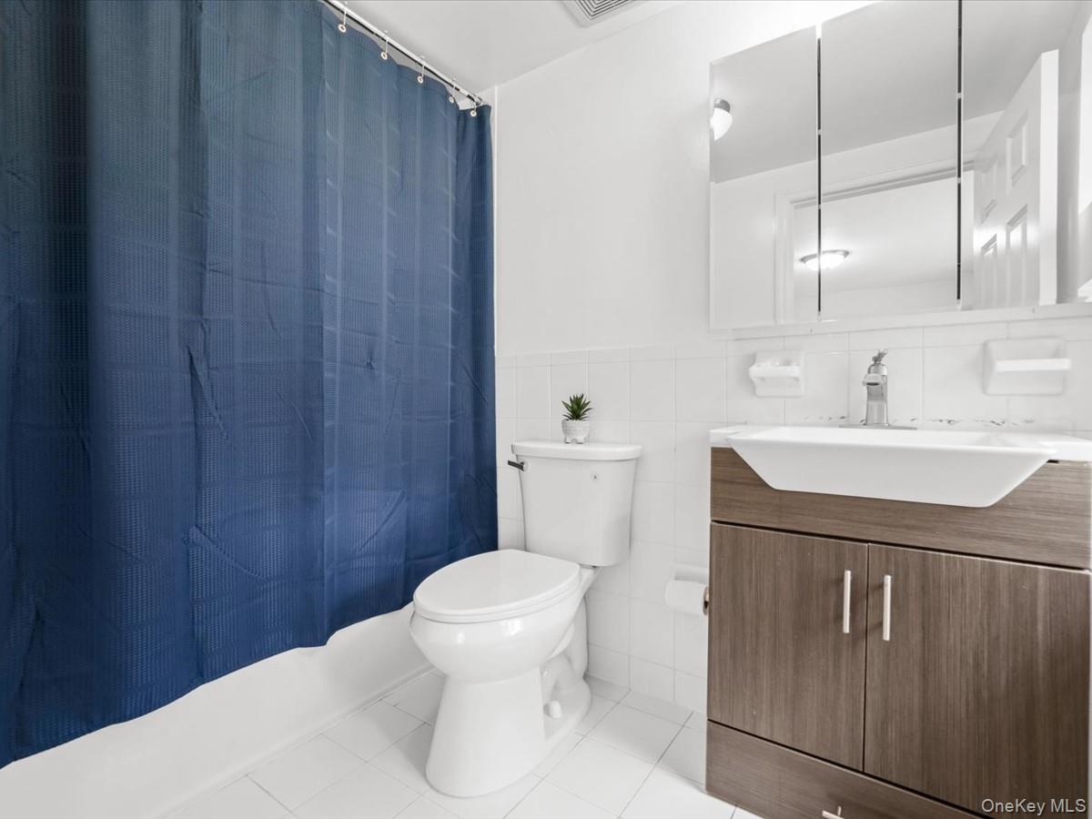 1 Patricia Lane, Unit 305 photo 17