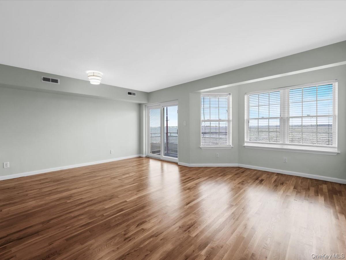 1 Patricia Lane, Unit 305 photo 5