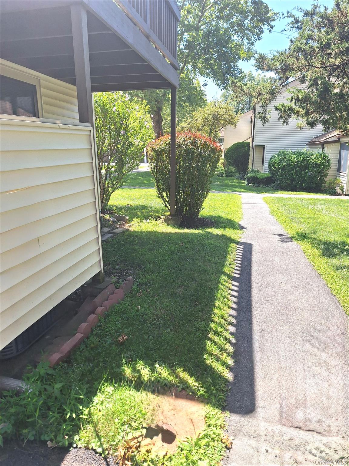 52 Jefferson Oval, Unit A photo 16