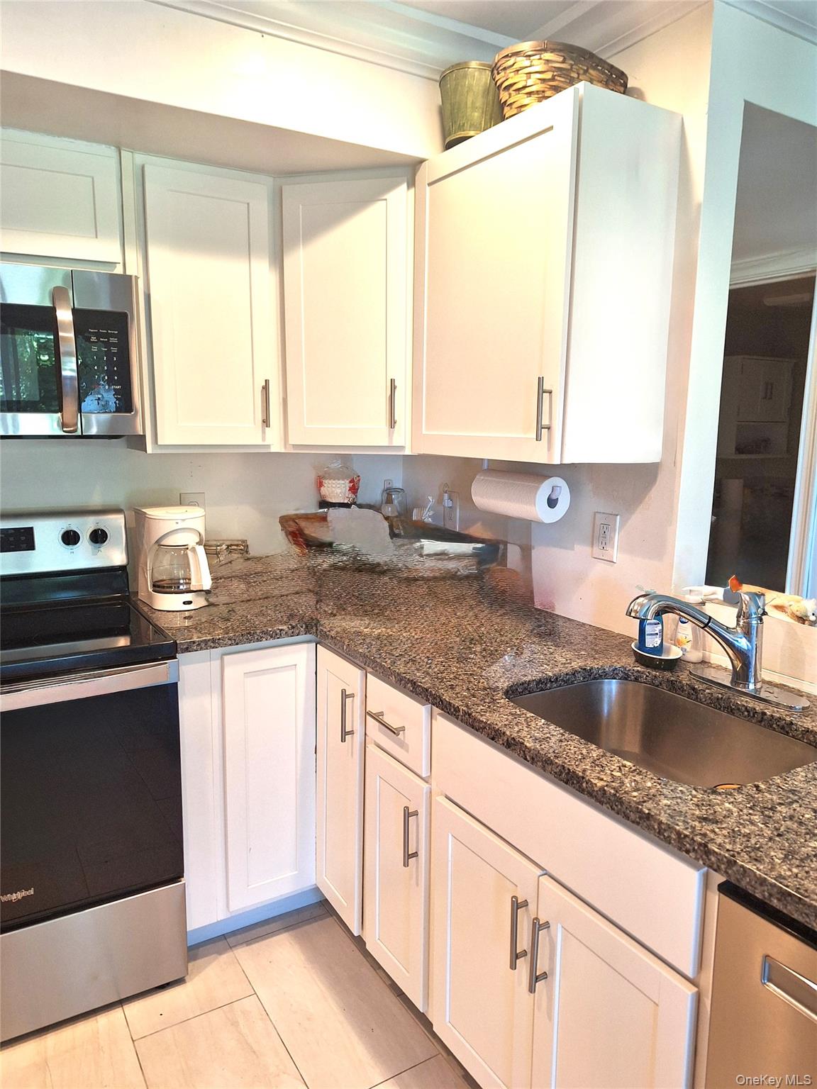 52 Jefferson Oval, Unit A photo 4