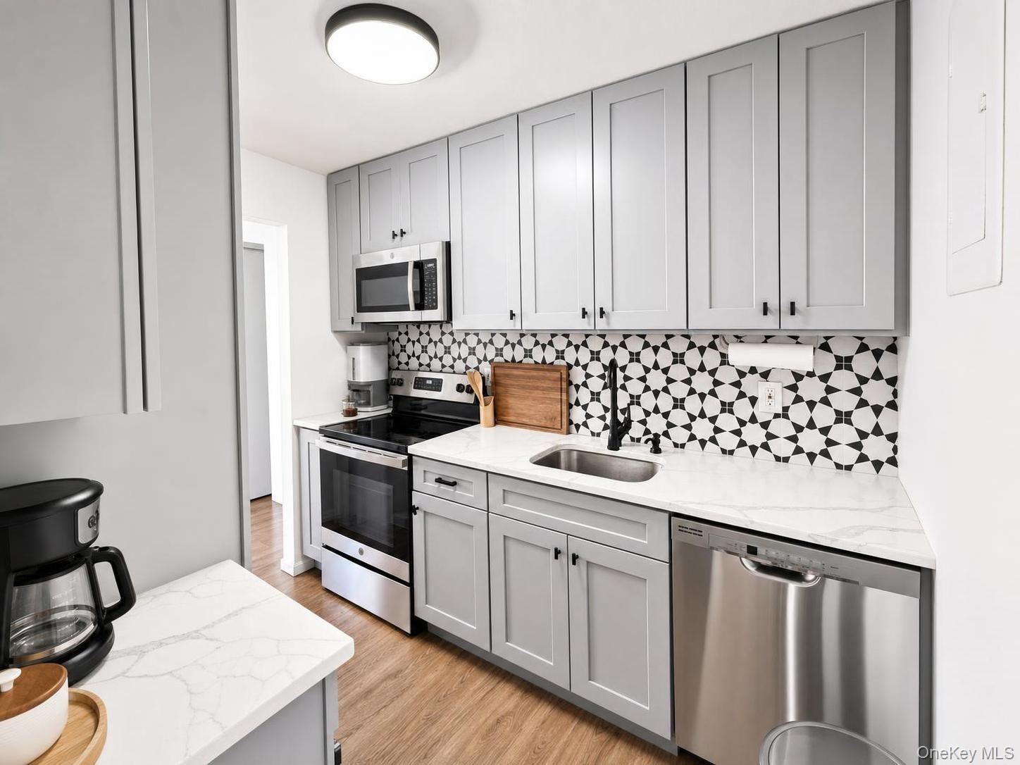 408 Carpenter Avenue, Unit 4 photo 15