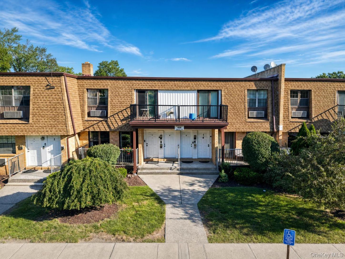 408 Carpenter Avenue, Unit 4 photo 3