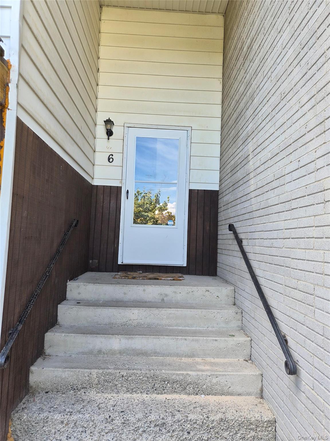 6 Boxwood Court, Unit 6
