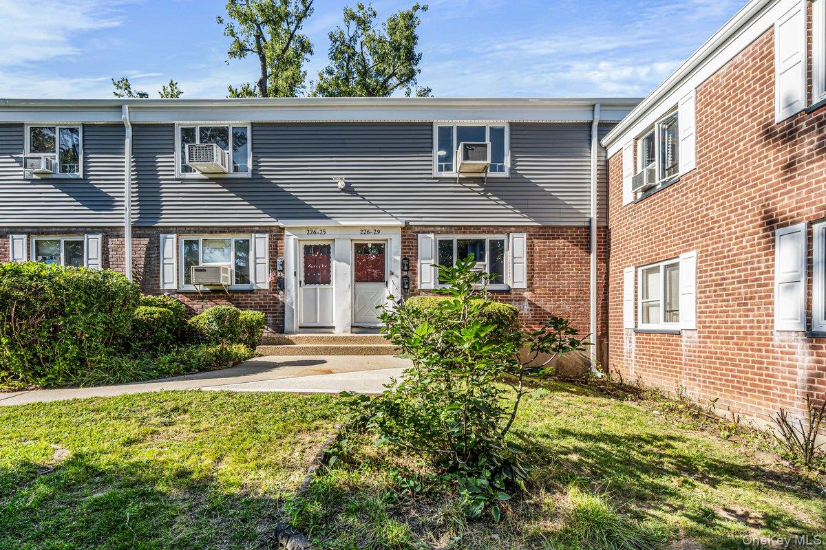 226-29 Manor Rd, Unit #2 Upper