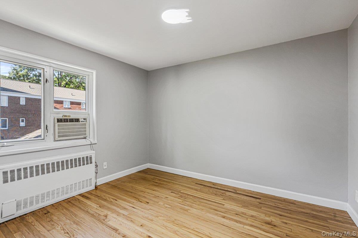 226-29 Manor Rd, Unit #2 Upper photo 16
