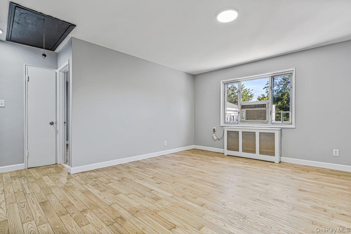 226-29 Manor Rd, Unit #2 Upper photo 8