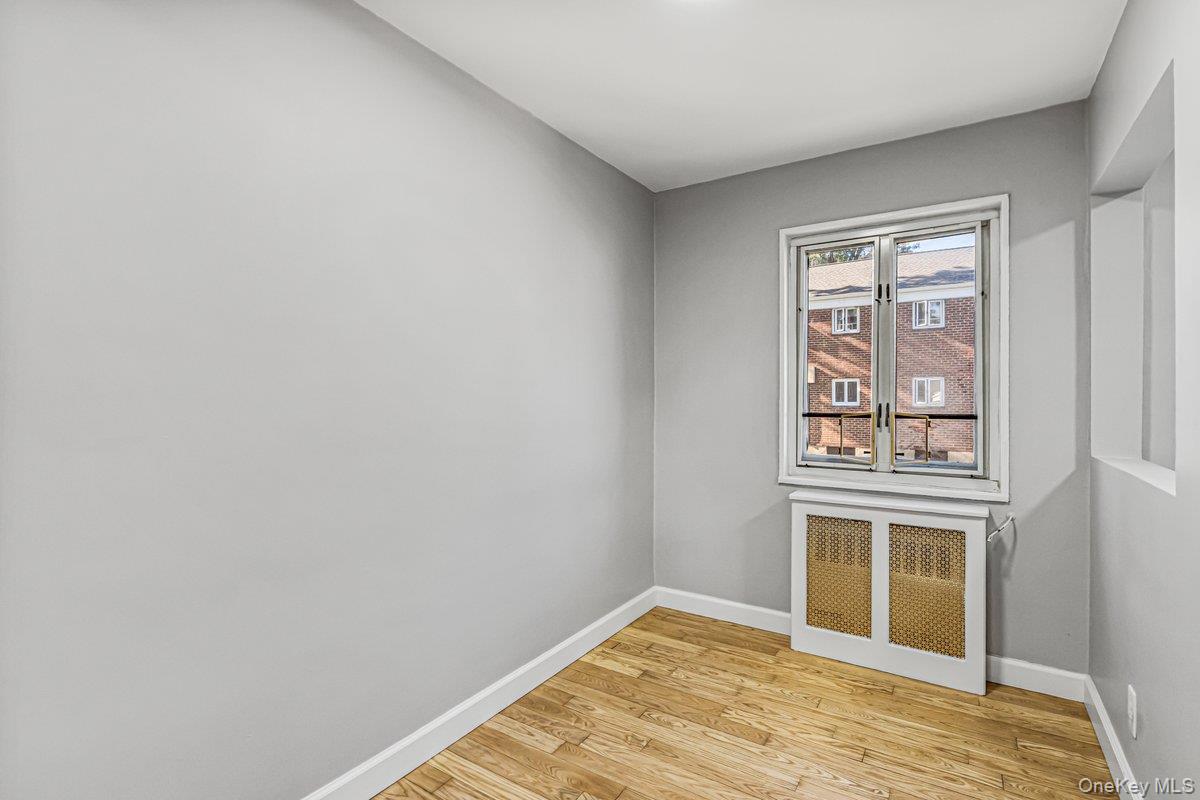 226-29 Manor Rd, Unit #2 Upper photo 11