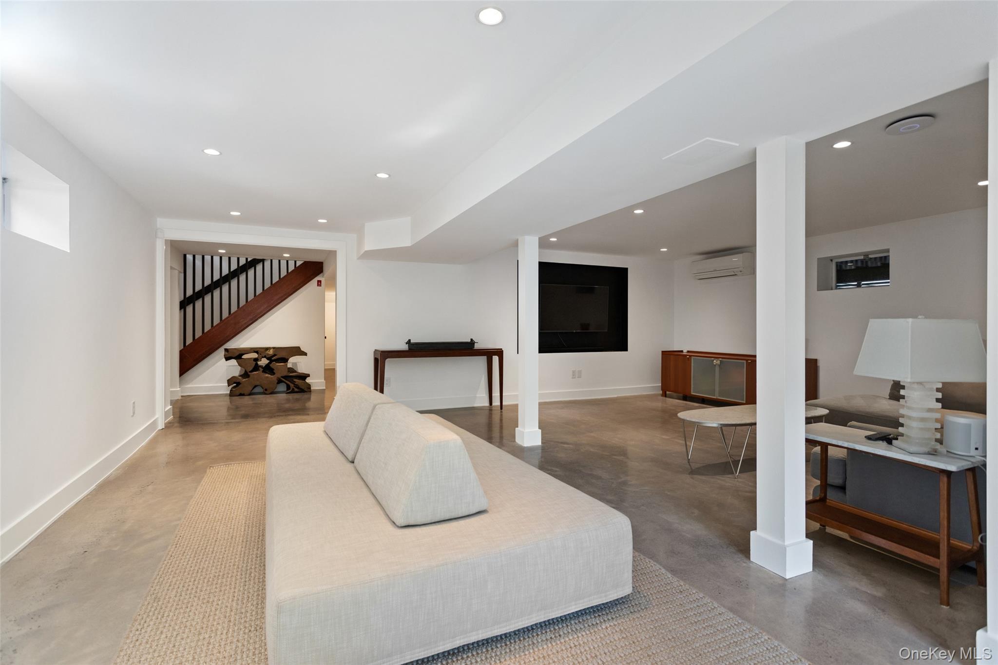 21 Black Spring Road – For Sale photo 24