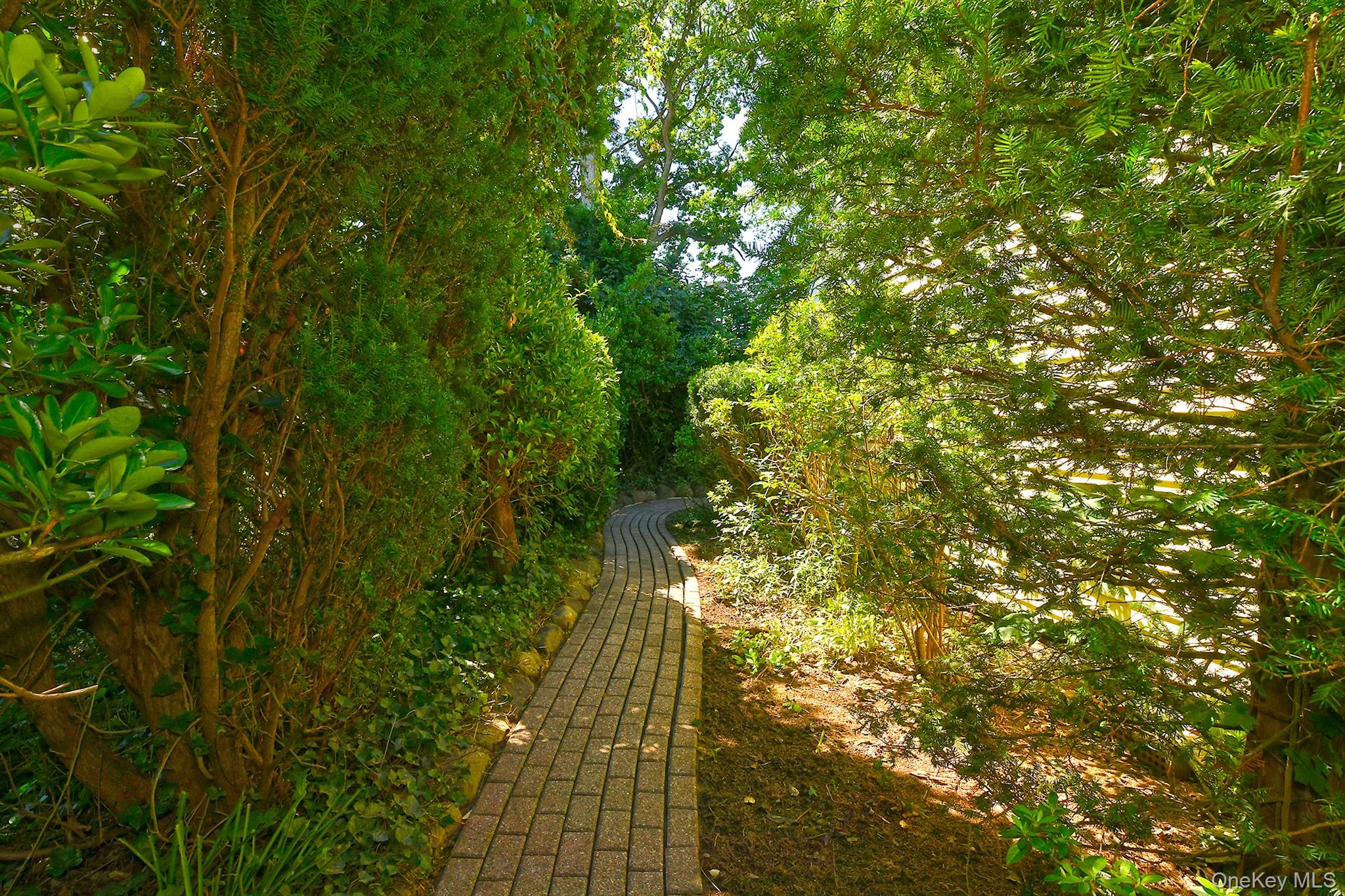 20 Brook Lane – For Sale photo 32