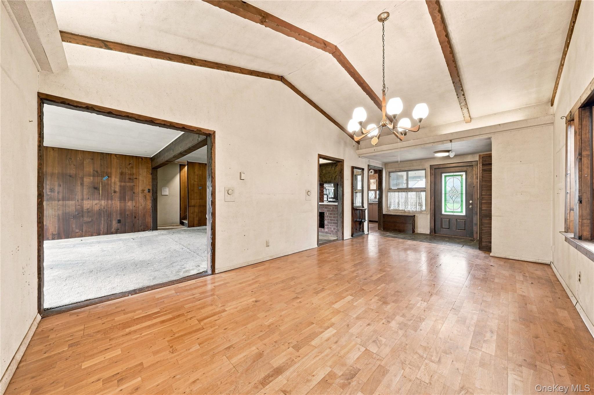 75 Weaving Lane – For Sale photo 4