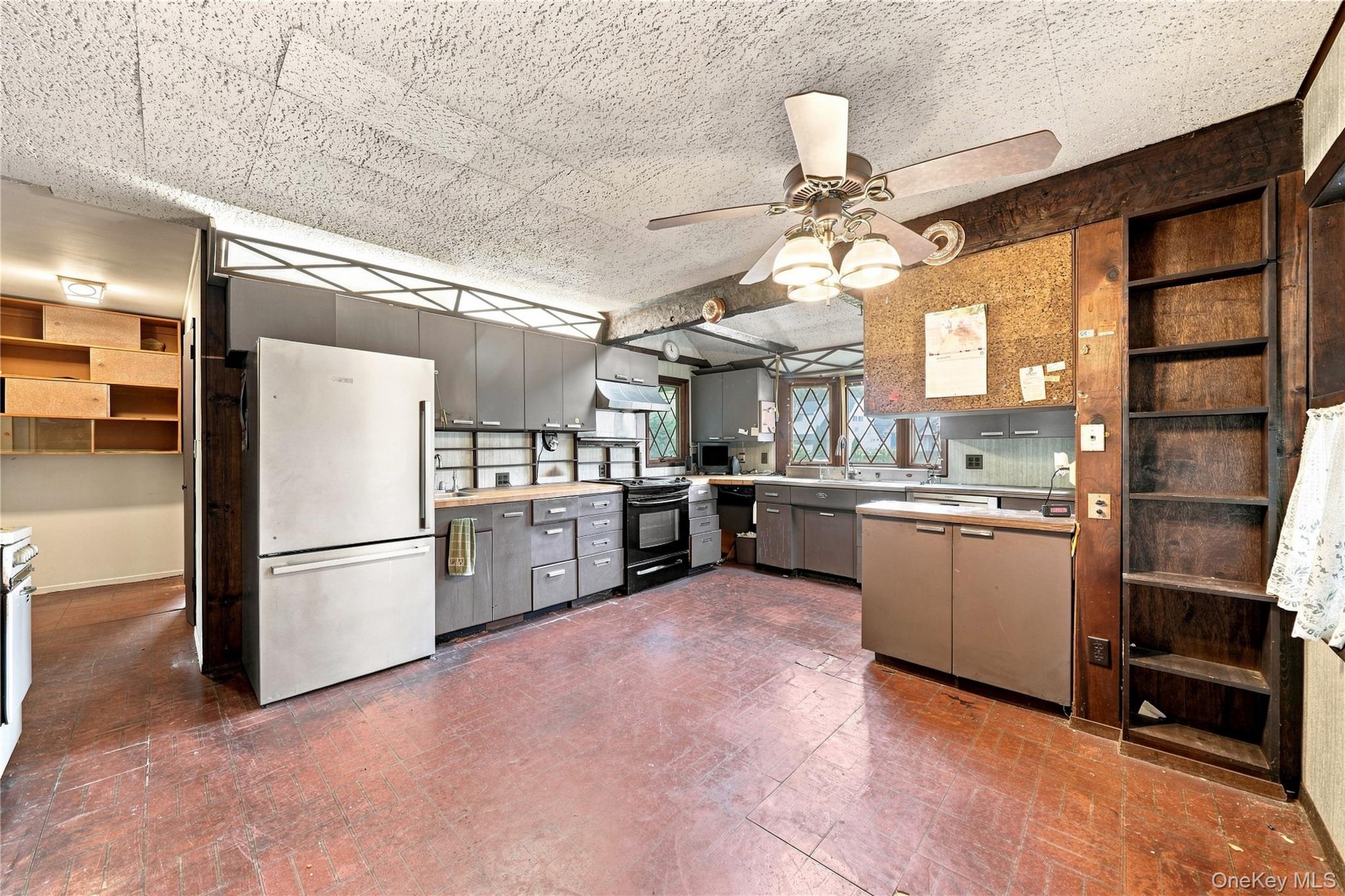 75 Weaving Lane – For Sale photo 5