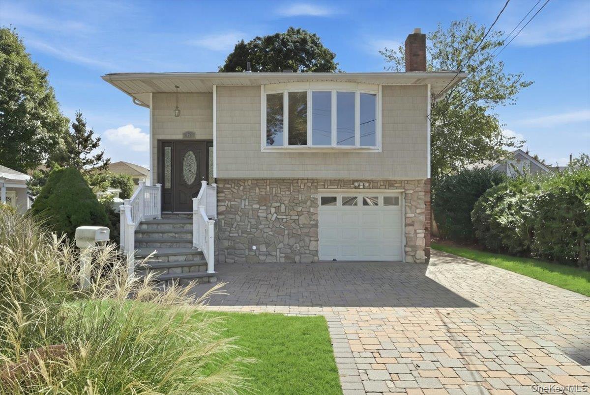 6 Adam Road W – For Sale photo 2