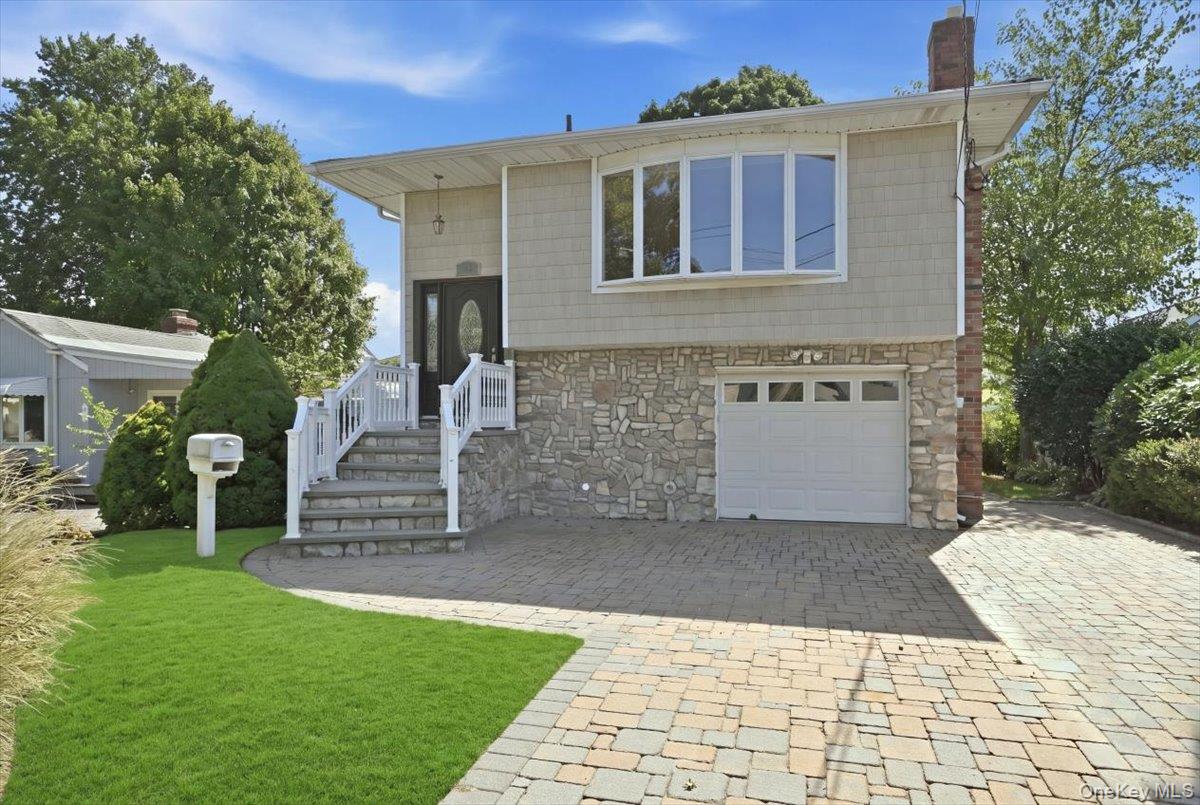 6 Adam Road W – For Sale photo 3