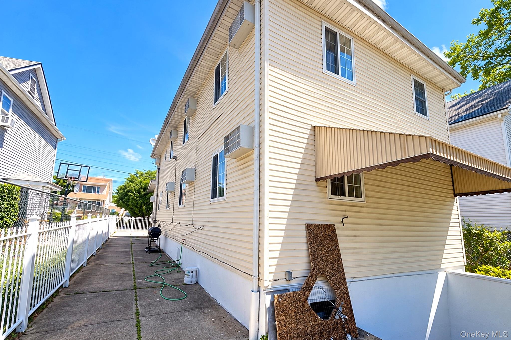 218-42 140th Avenue – For Sale photo 2