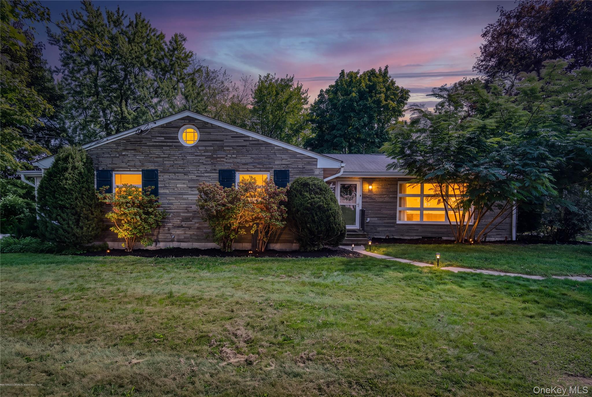 6 Hope Lane – For Sale photo 4