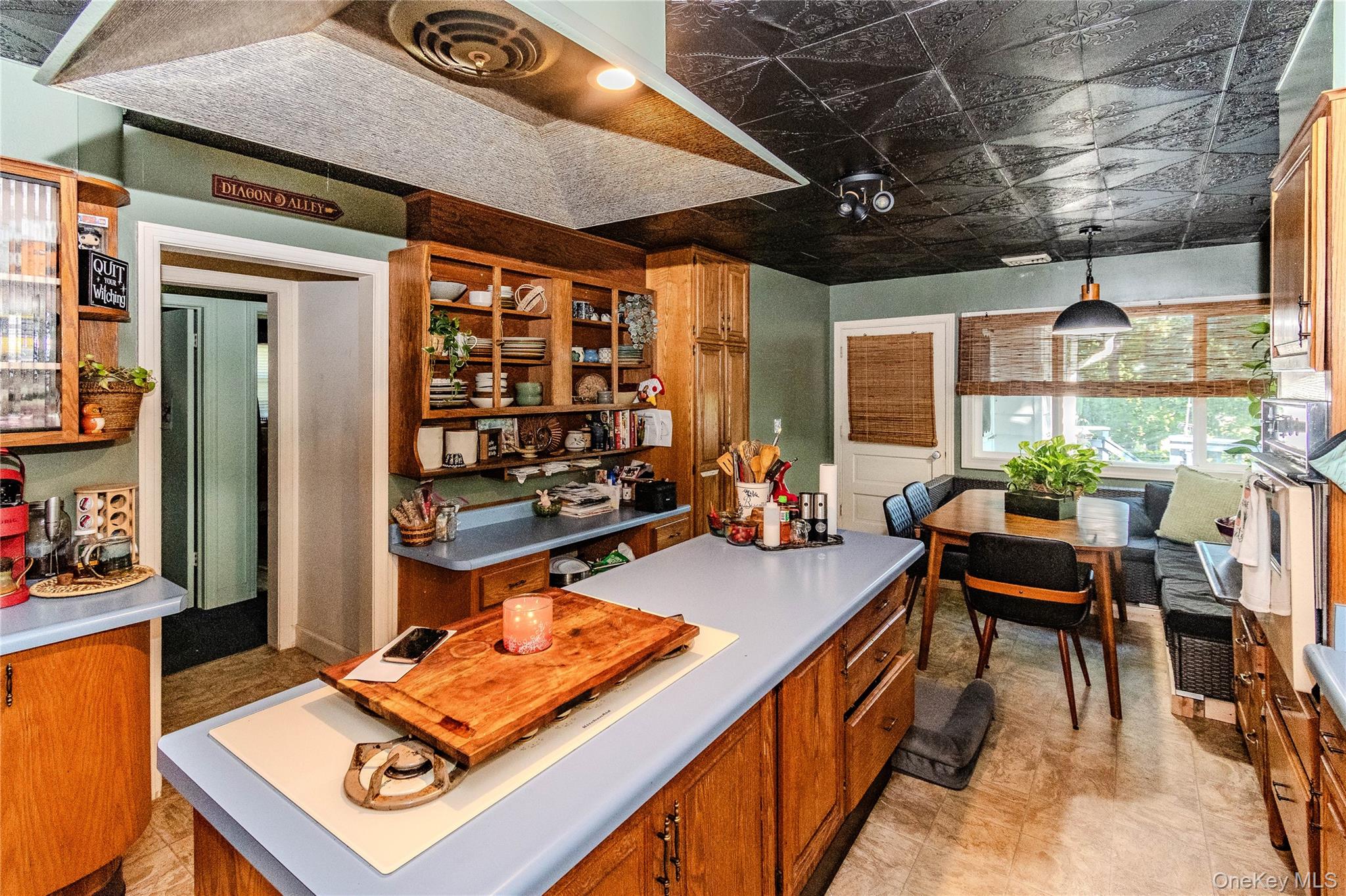 6 Hope Lane – For Sale photo 18