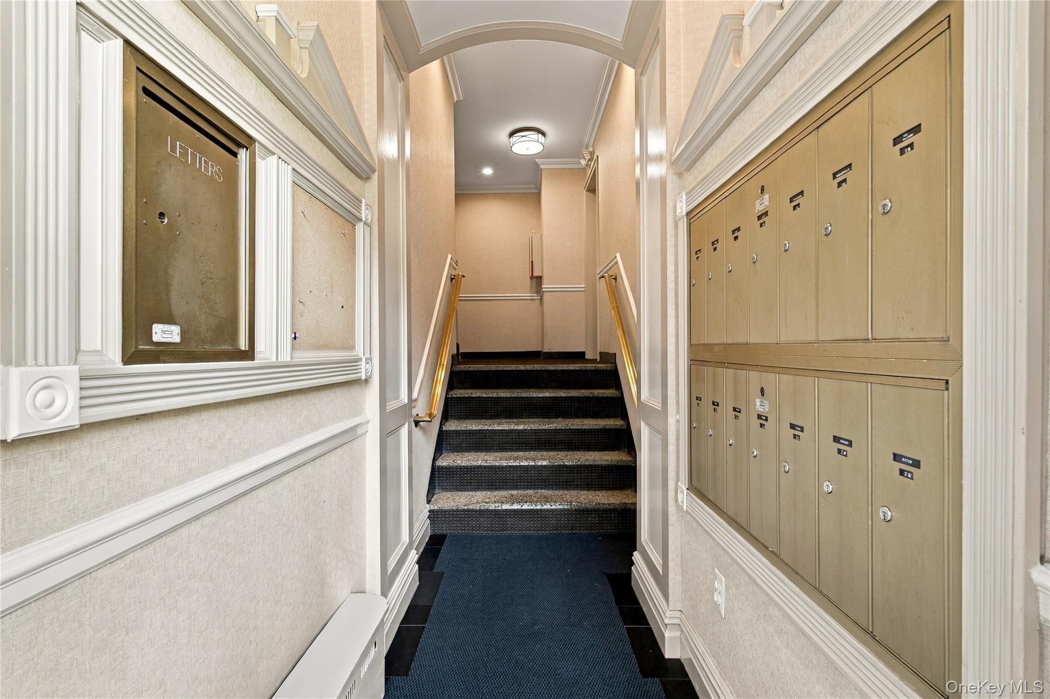 2 Bryant Crescent, Unit 1N photo 2