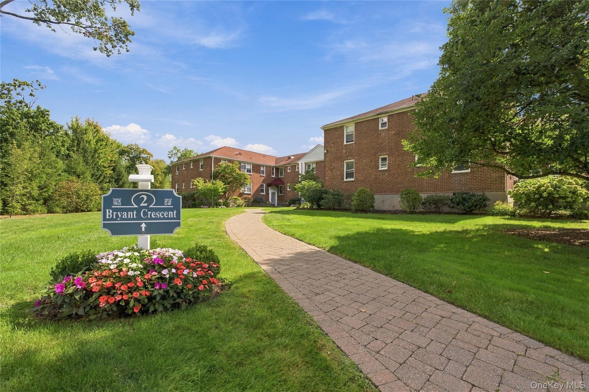 2 Bryant Crescent, Unit 1N photo 18