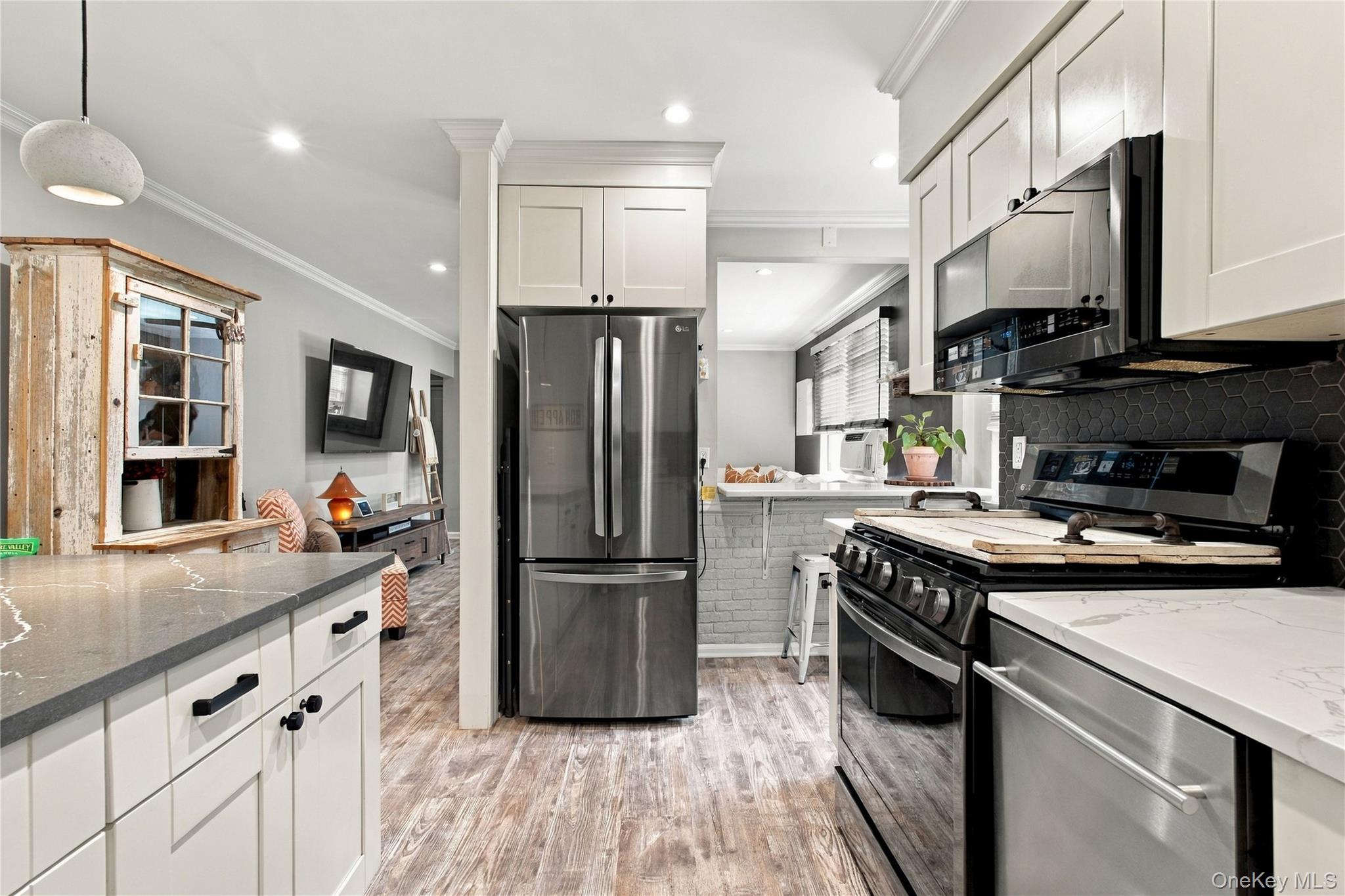 2 Bryant Crescent, Unit 1N photo 6