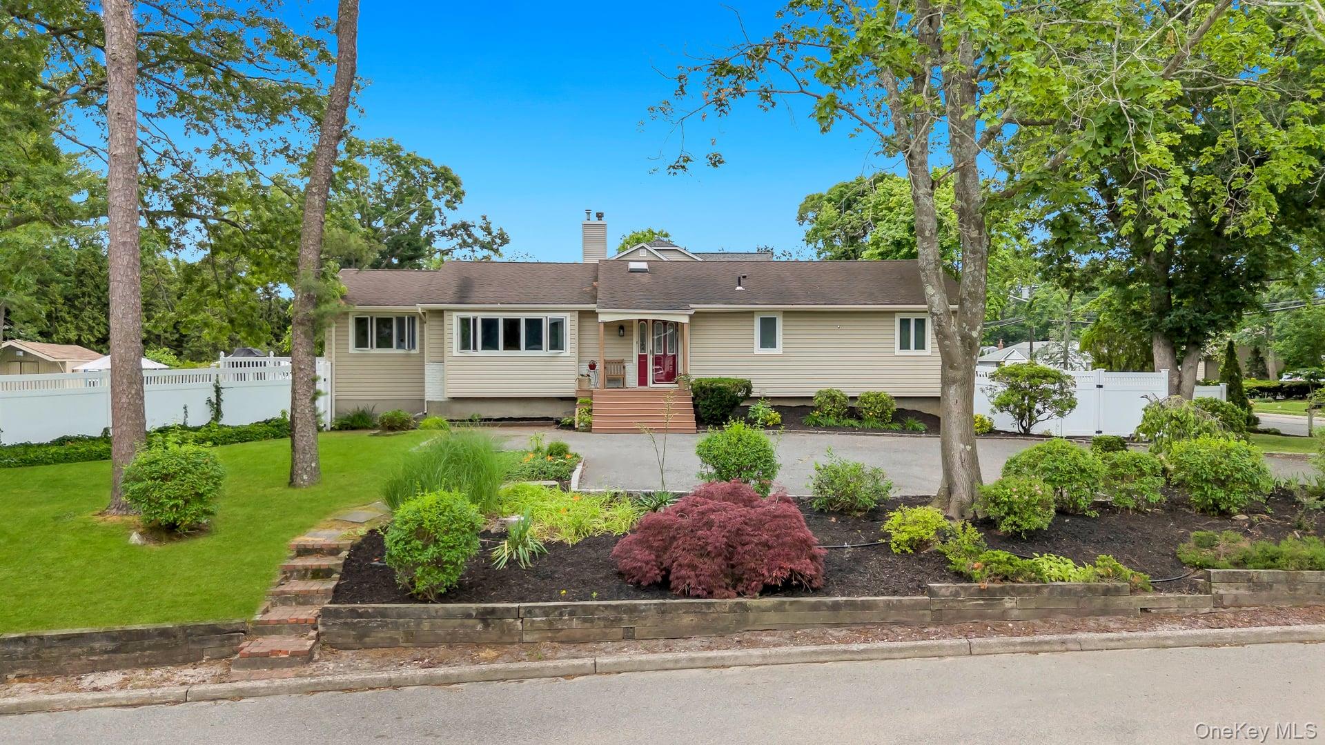 93 Midwood Avenue – For Sale photo 2