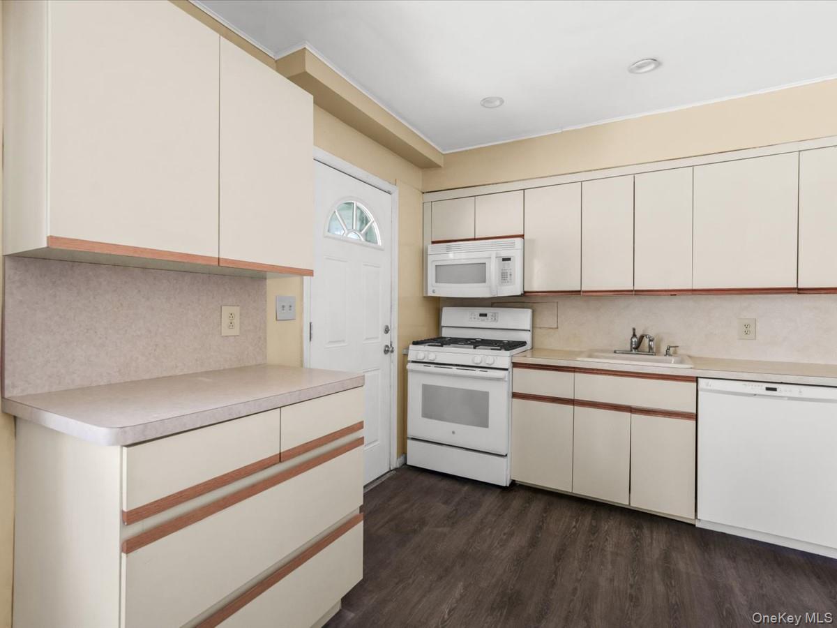 77 Litchfield Avenue – For Sale photo 8