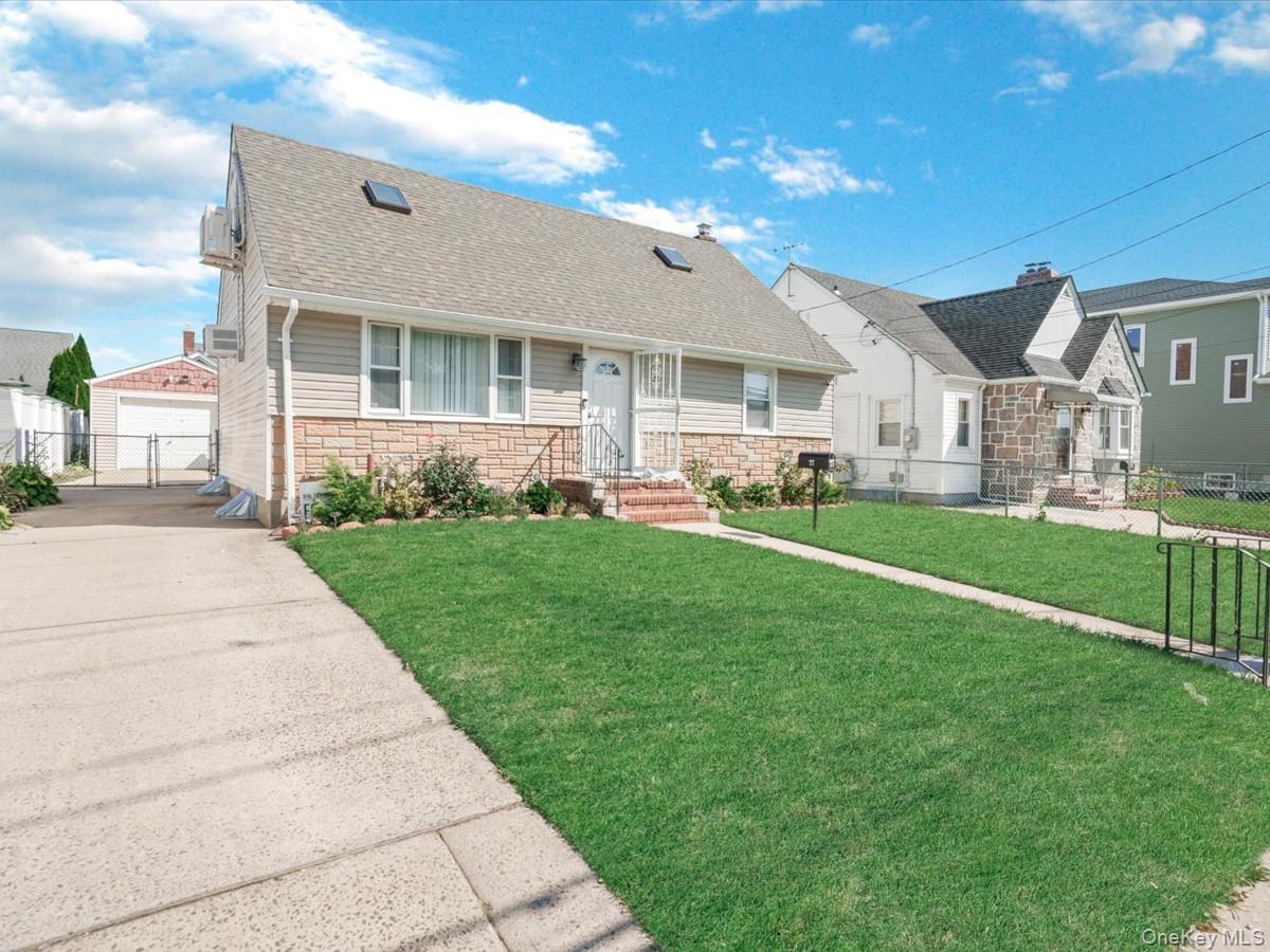 77 Litchfield Avenue – For Sale photo 2