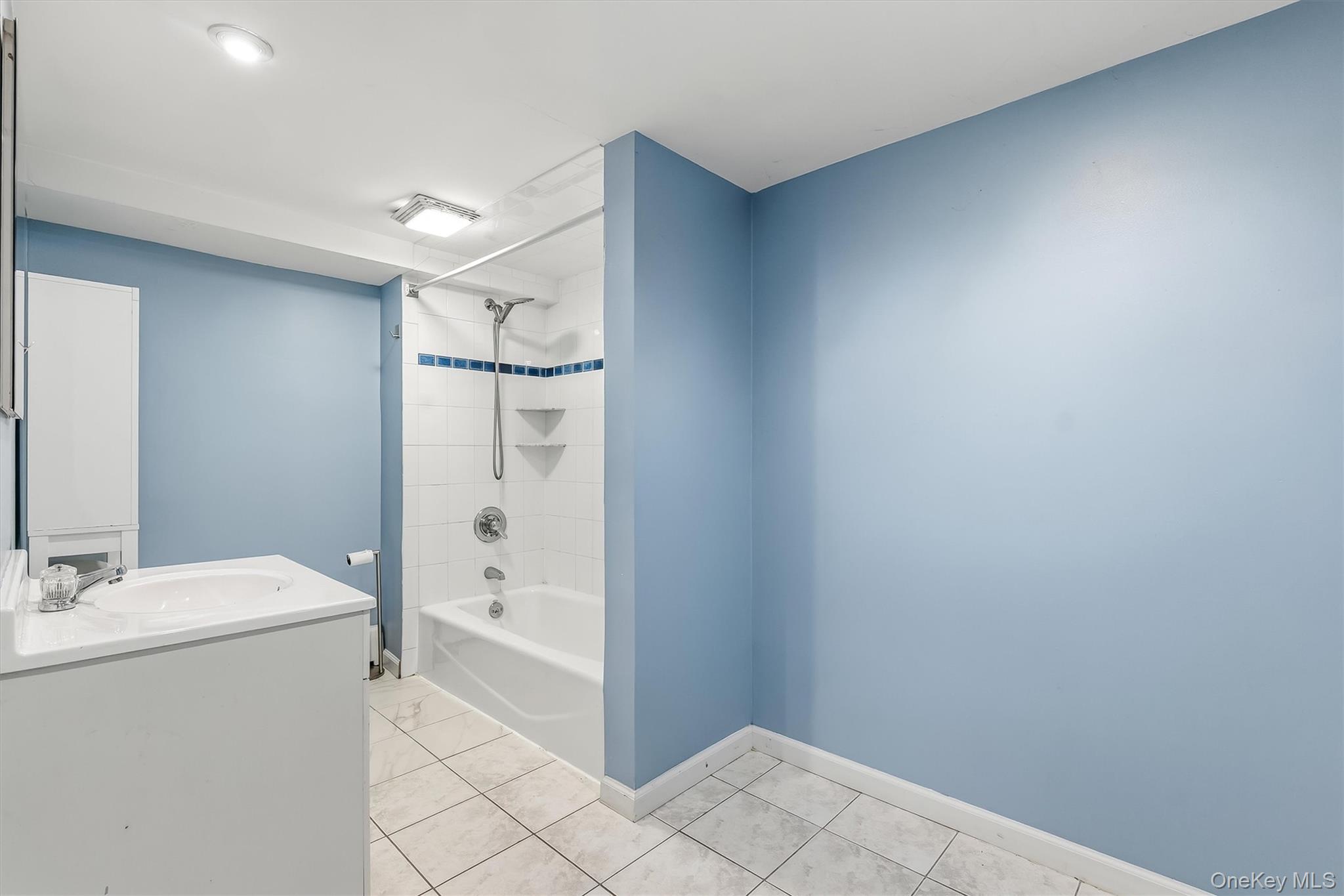 1 Tudor Place – For Sale photo 19