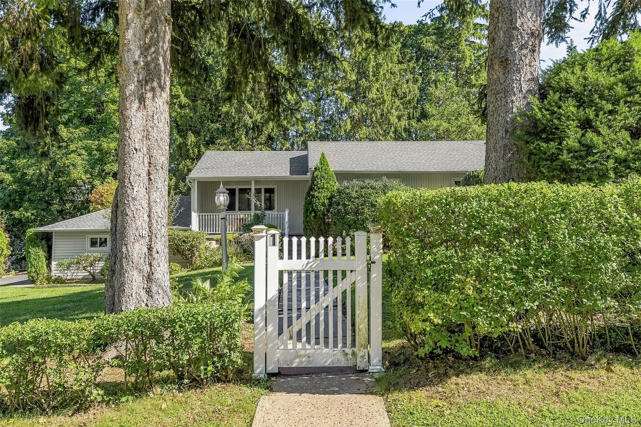 1 Tudor Place – For Sale photo 2