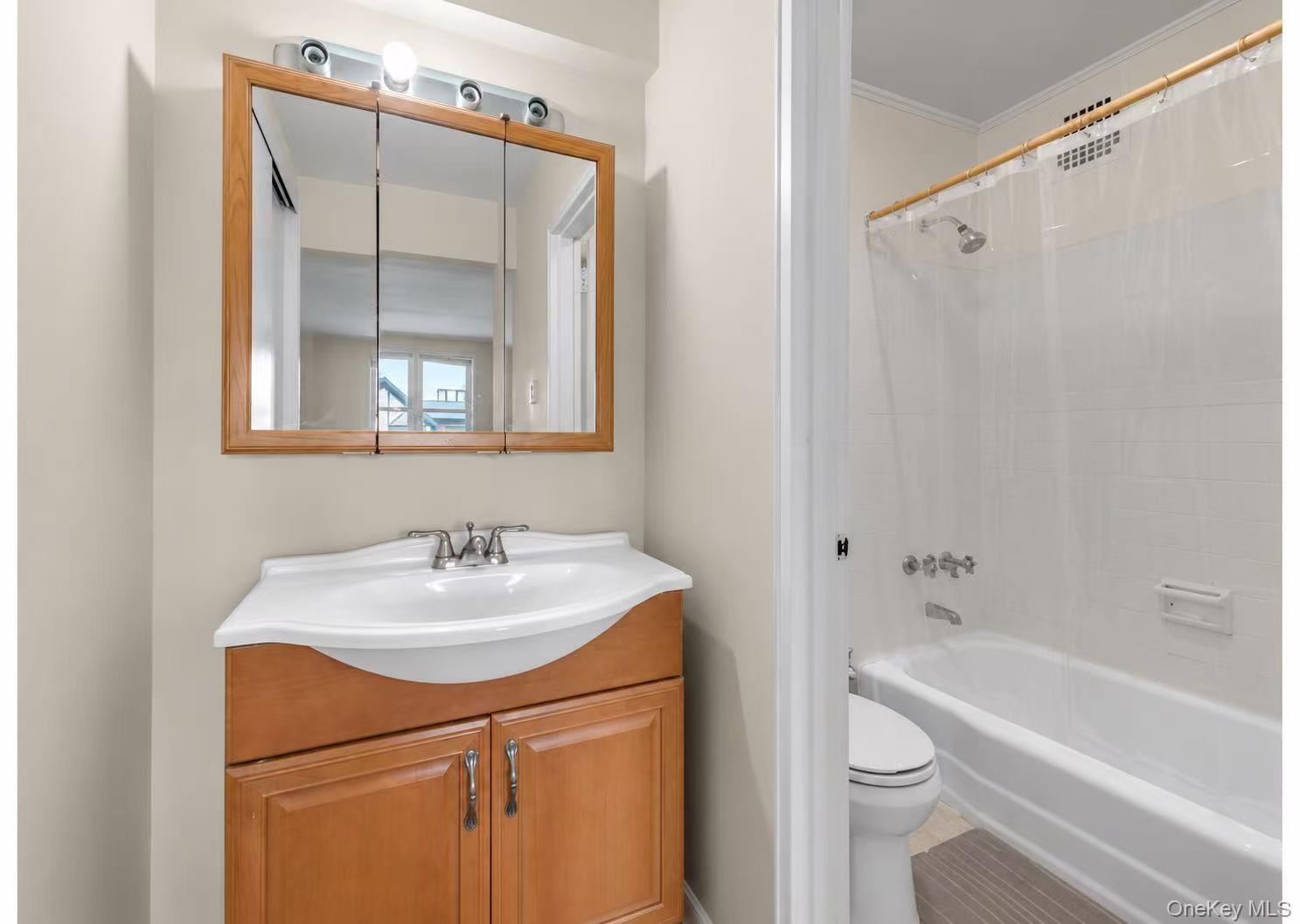 241-20 Northern Blvd, Unit 6K photo 9