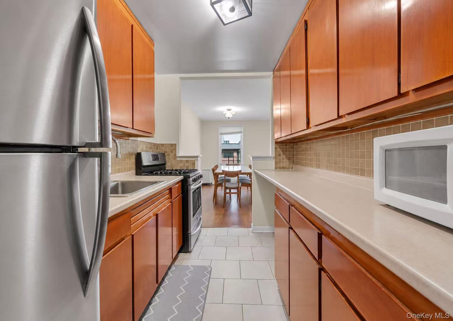 241-20 Northern Blvd, Unit 6K photo 6
