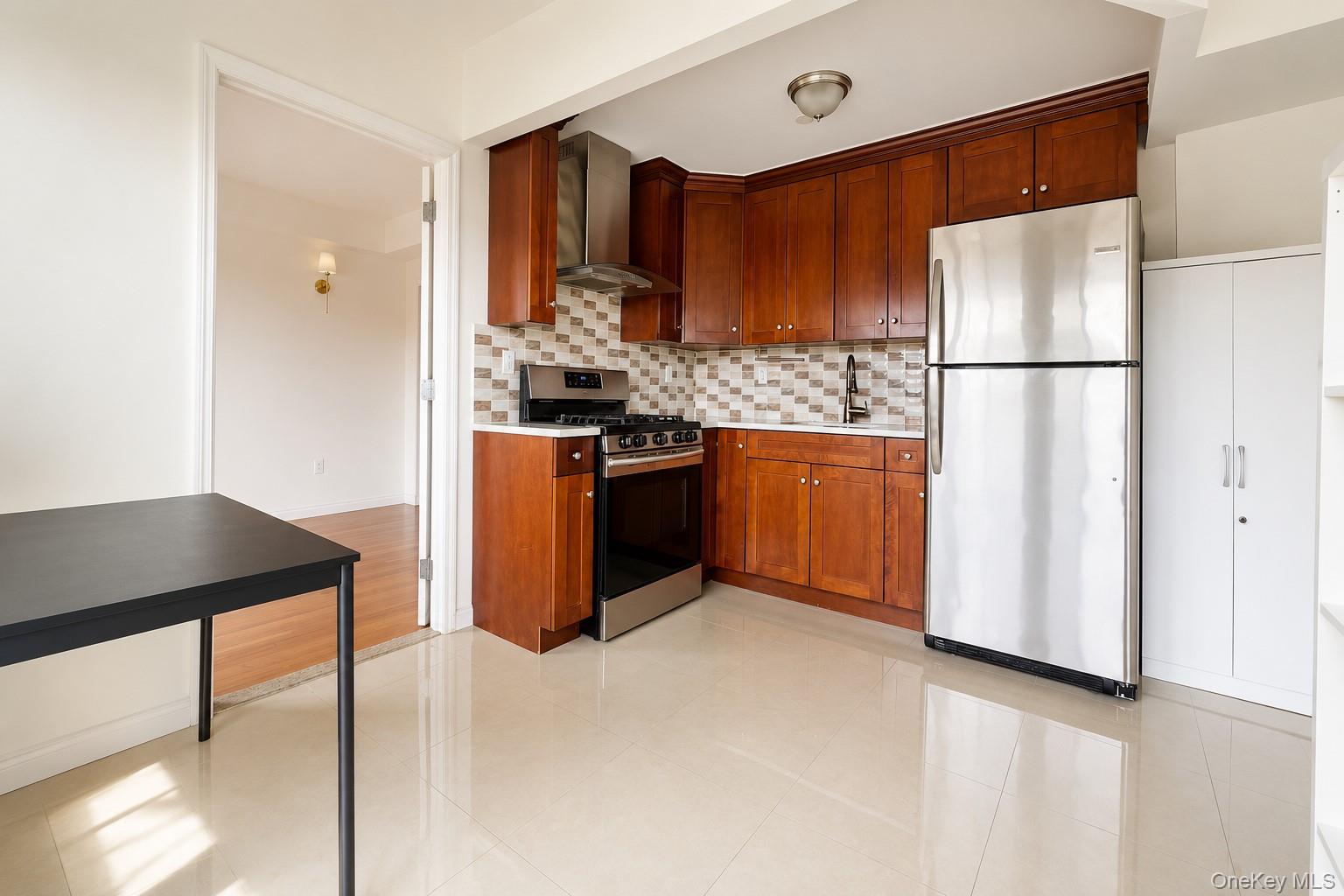 7166 Parsons Boulevard, Unit 6C photo 2