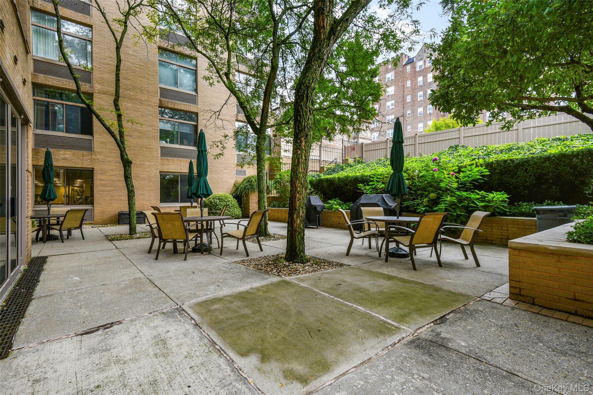 35 N Chatsworth Avenue, Unit 6C photo 21