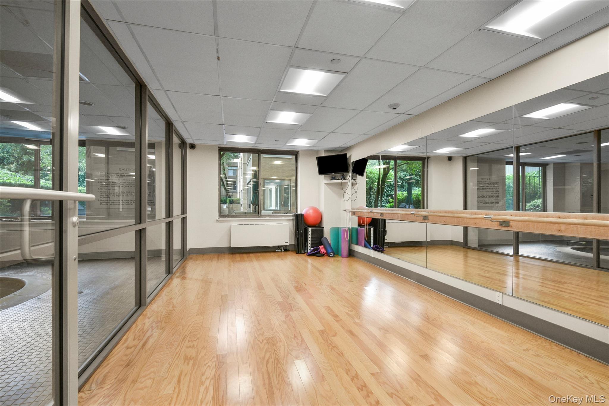 35 N Chatsworth Avenue, Unit 6C photo 25