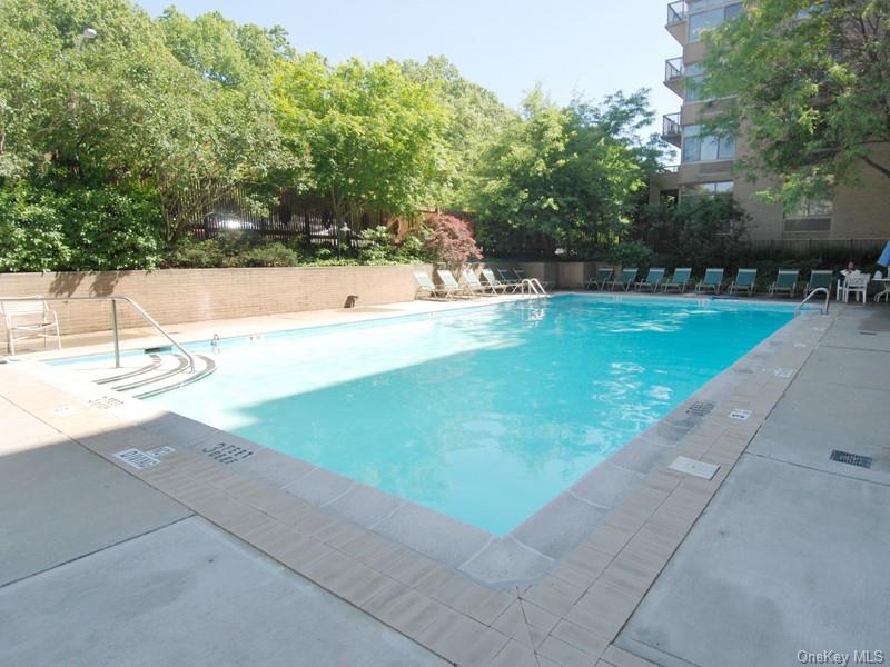 35 N Chatsworth Avenue, Unit 6C photo 23