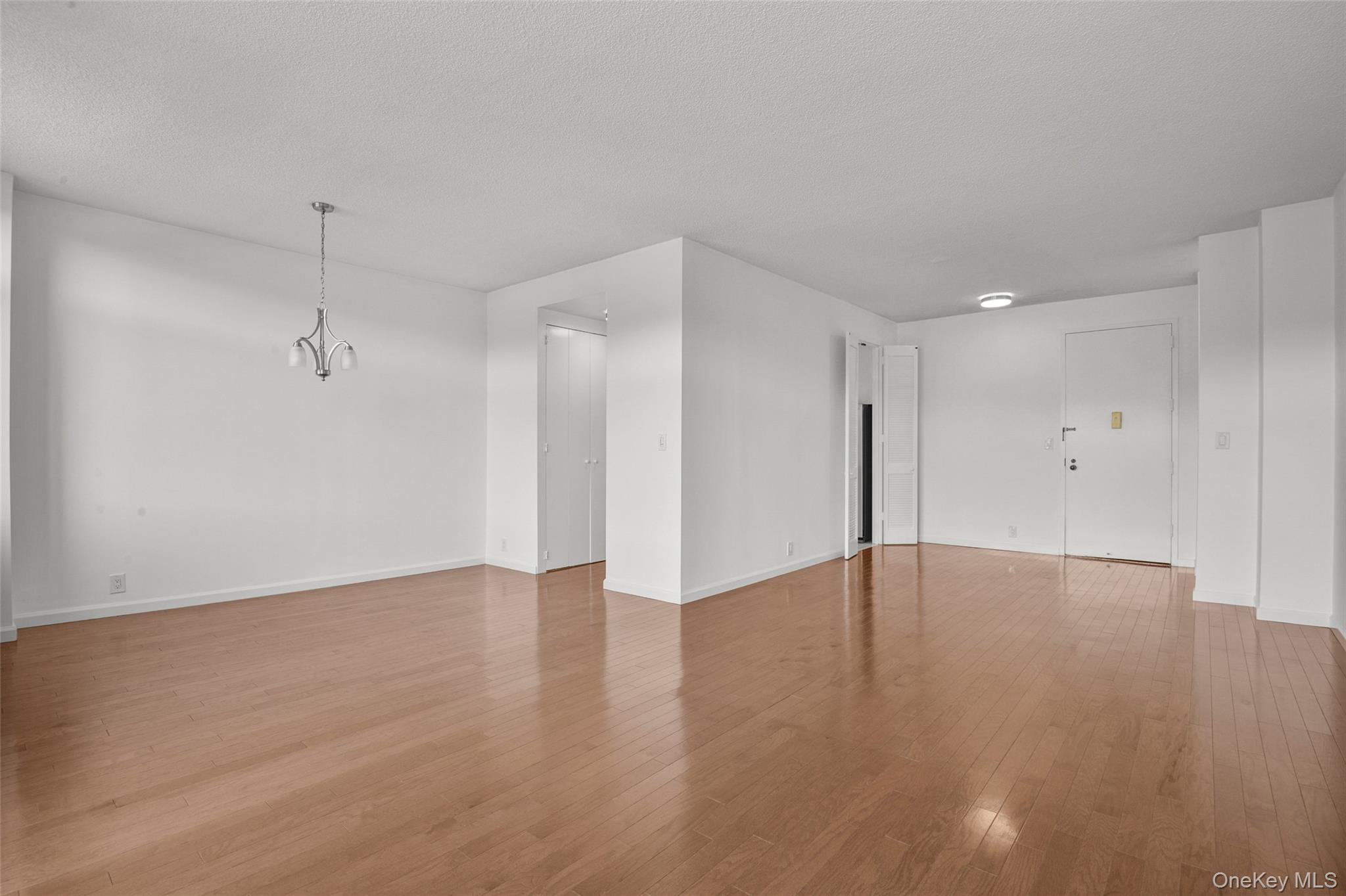 35 N Chatsworth Avenue, Unit 6C photo 8