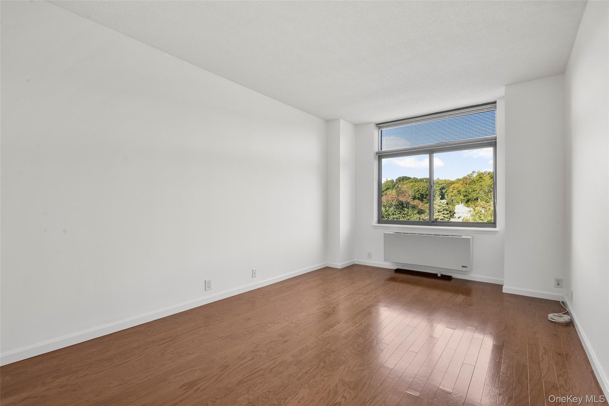 35 N Chatsworth Avenue, Unit 6C photo 18