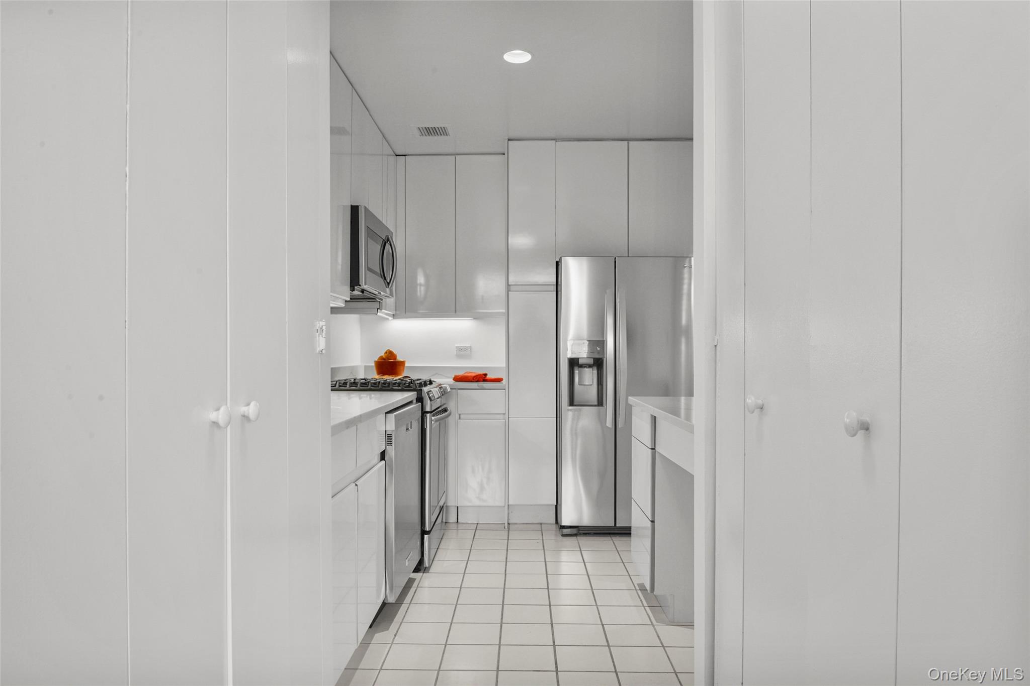 35 N Chatsworth Avenue, Unit 6C photo 12