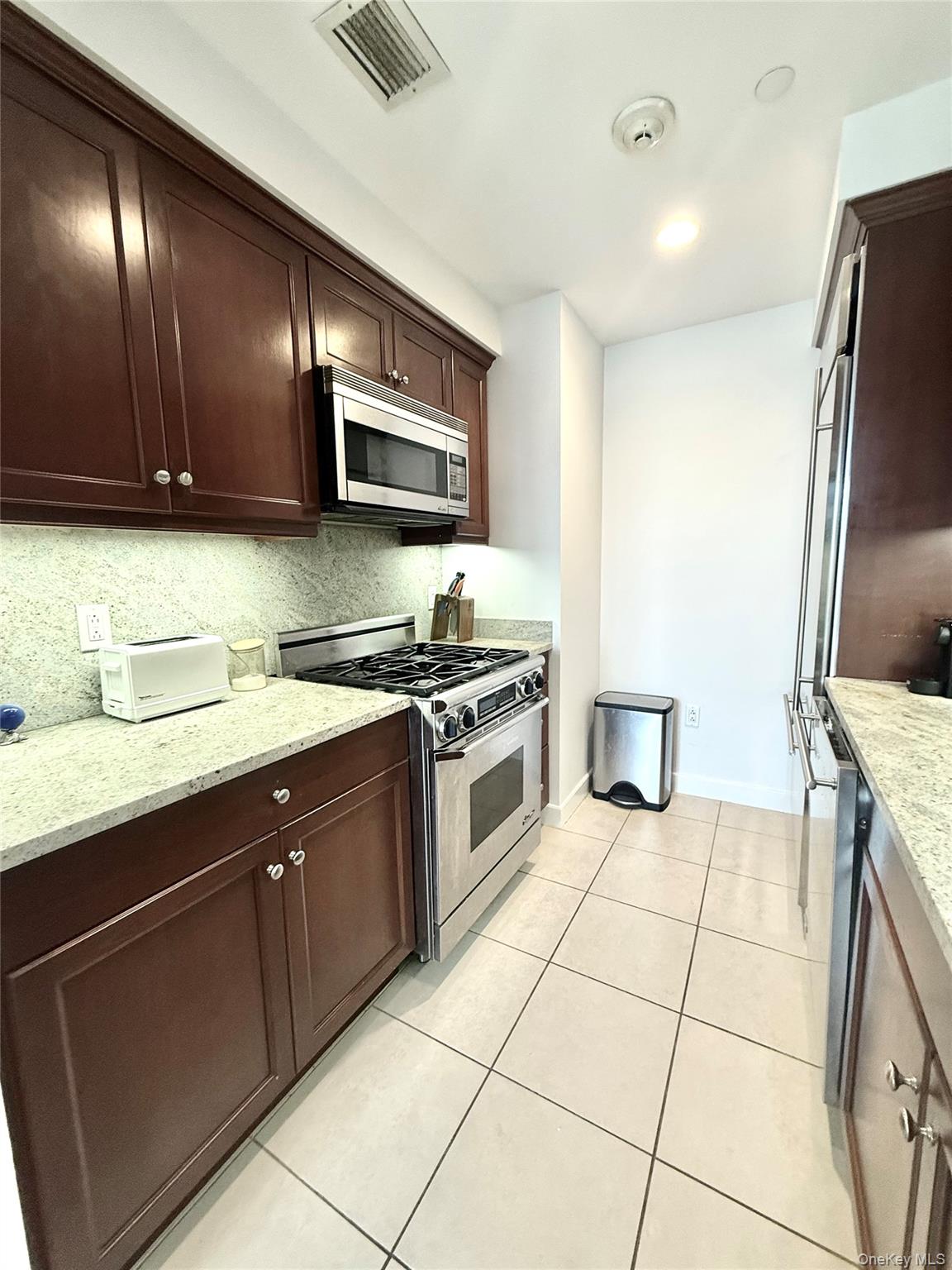 10 City Place, Unit 9G photo 10