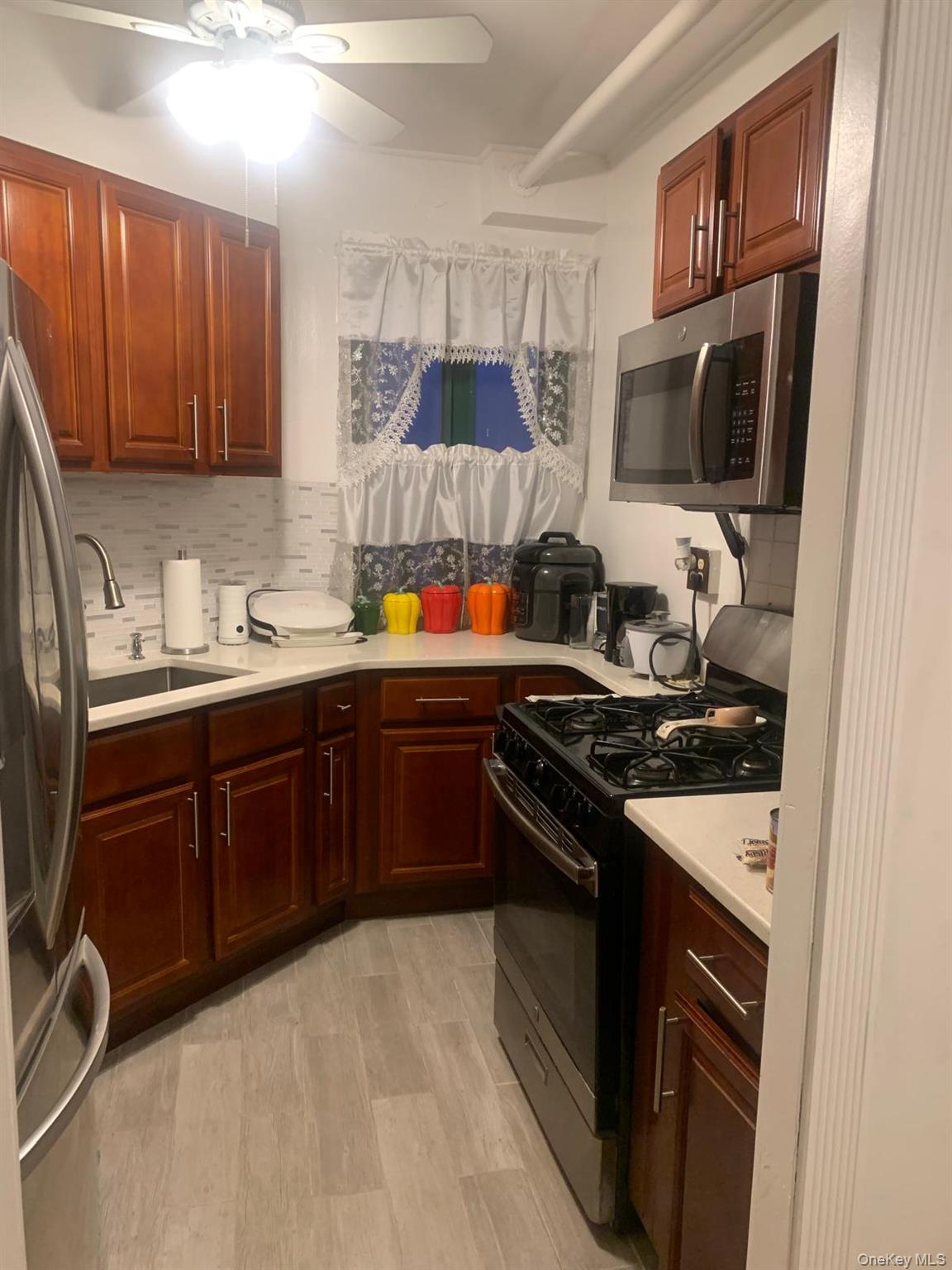 1700 Metropolitan Avenue, Unit 6D photo 2