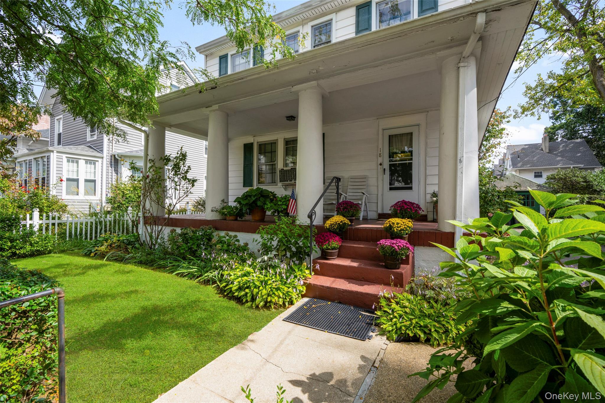 18 Second Avenue – For Sale photo 2