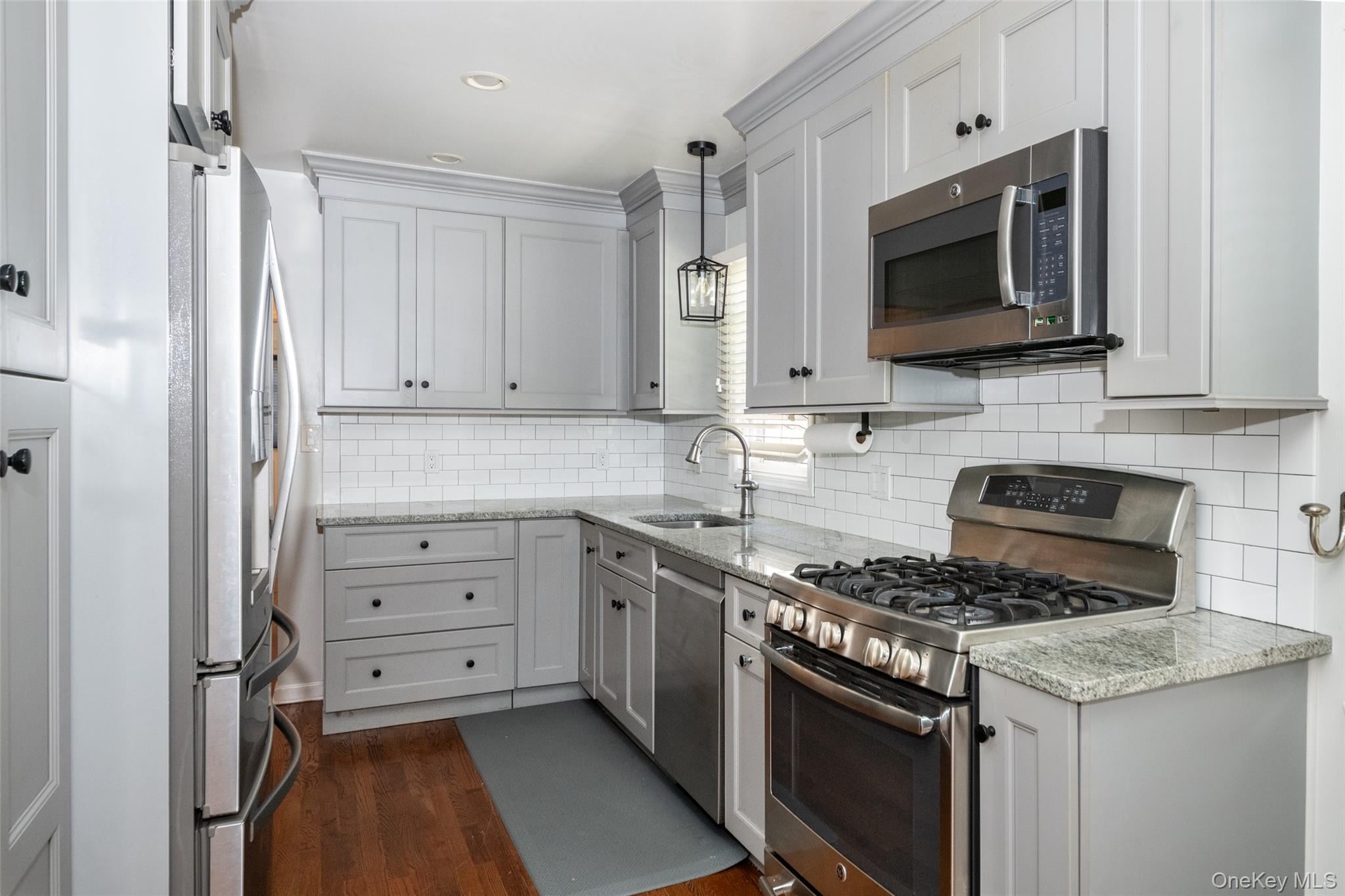 7 Ronalds Avenue – For Rent photo 2