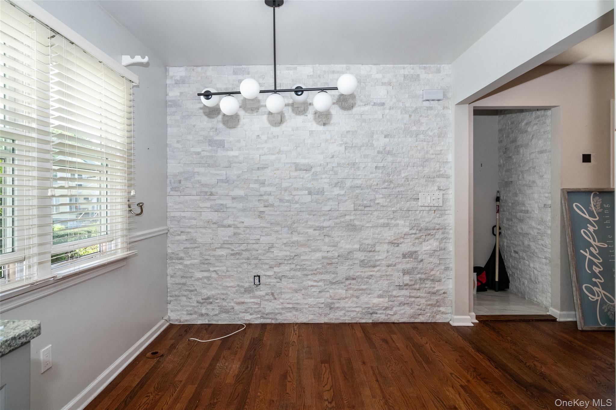 7 Ronalds Avenue – For Rent photo 3