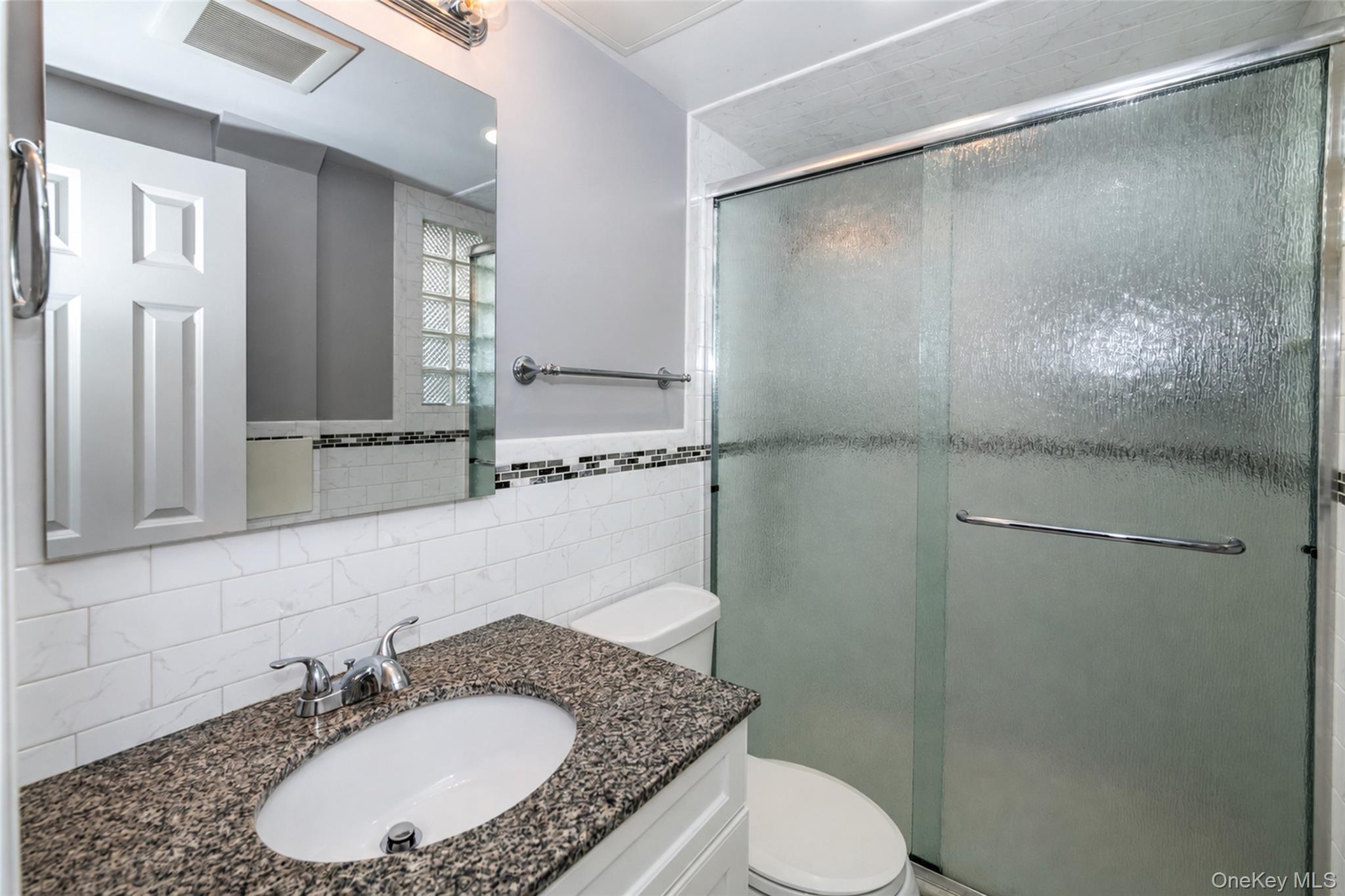 7 Ronalds Avenue – For Rent photo 14