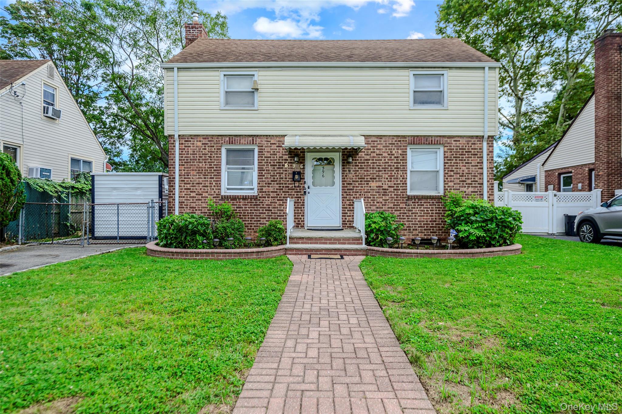 596 Irving Street – For Sale