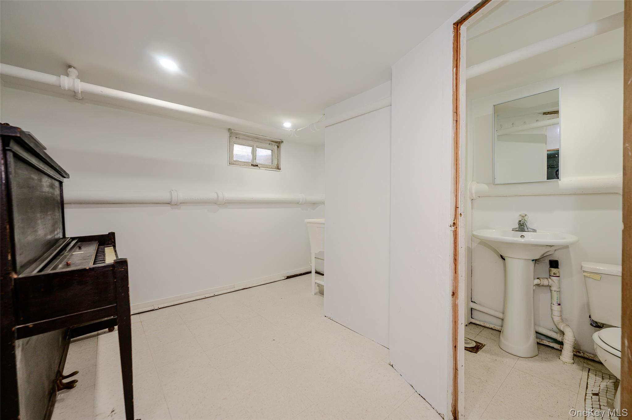 596 Irving Street – For Sale photo 2
