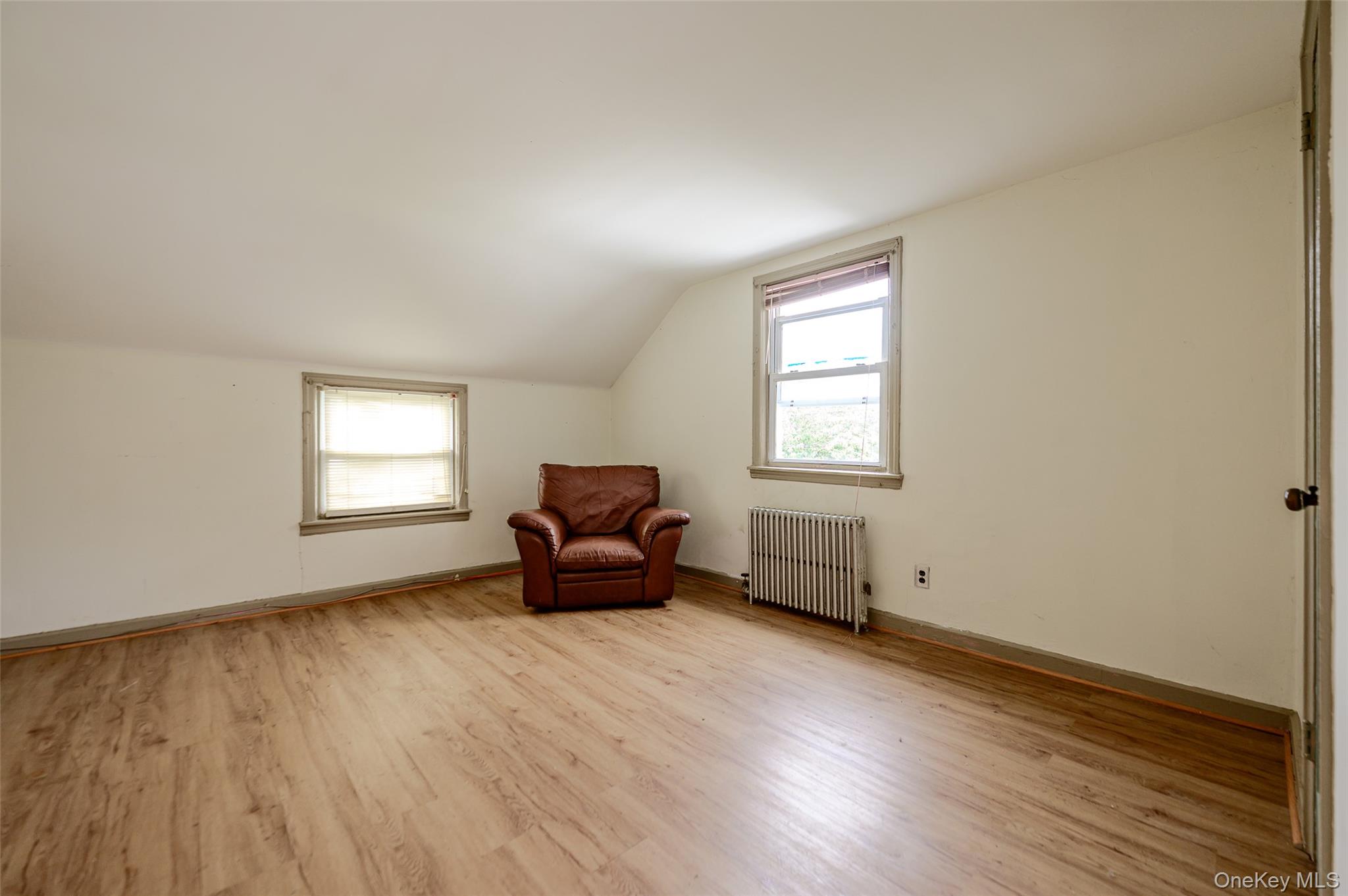 596 Irving Street – For Sale photo 11