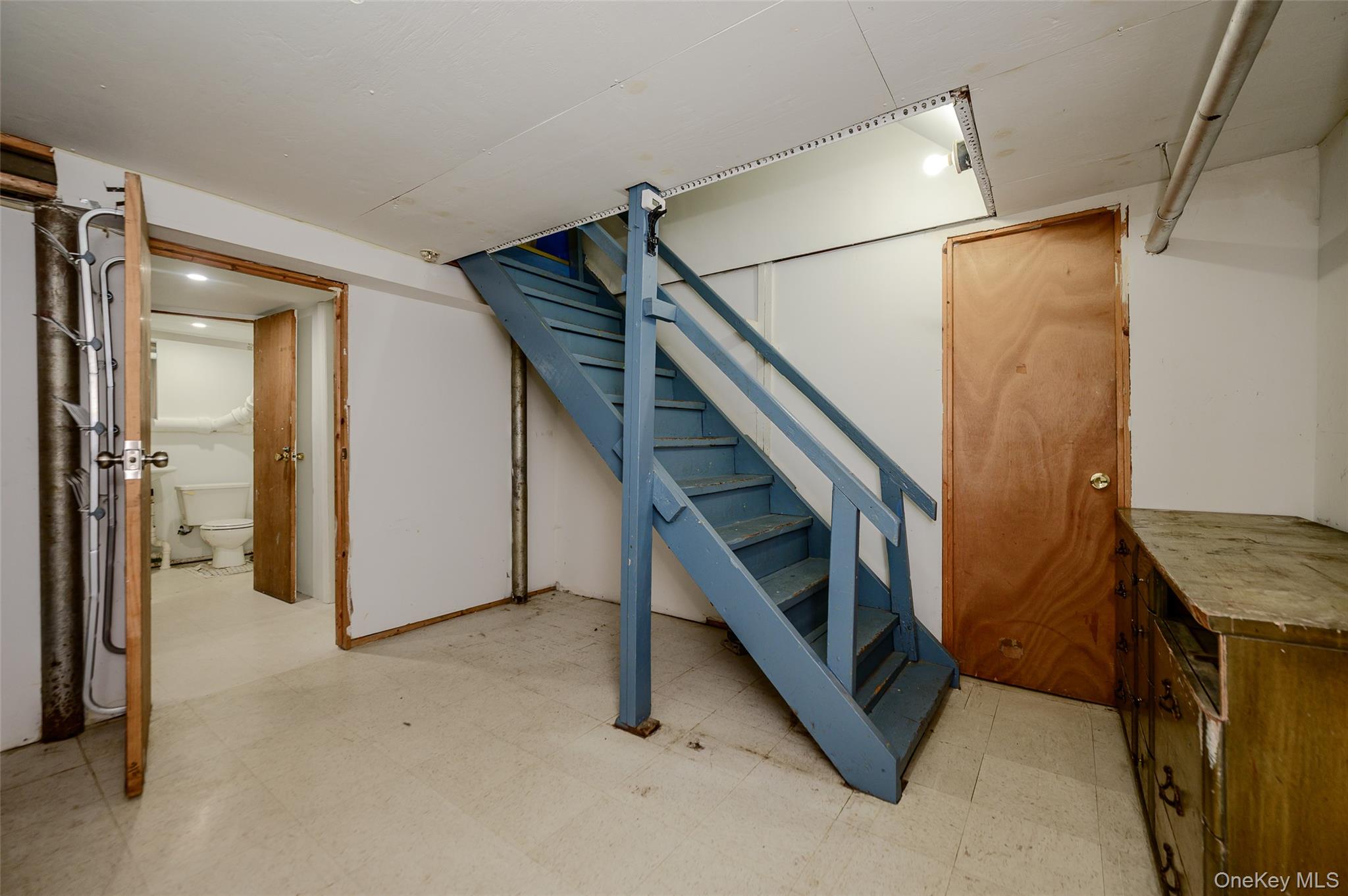 596 Irving Street – For Sale photo 5