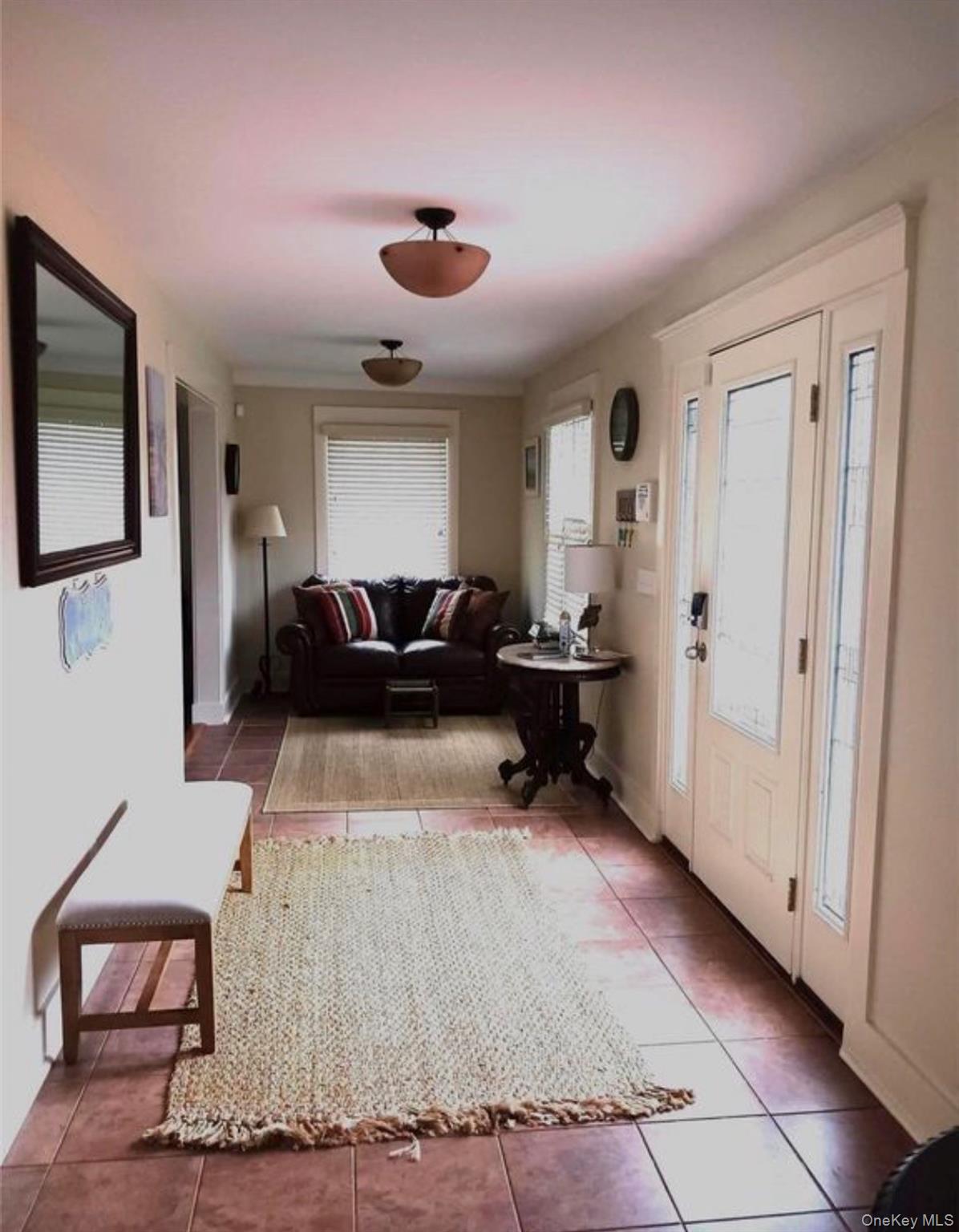 572 Montauk Highway – For Rent photo 2