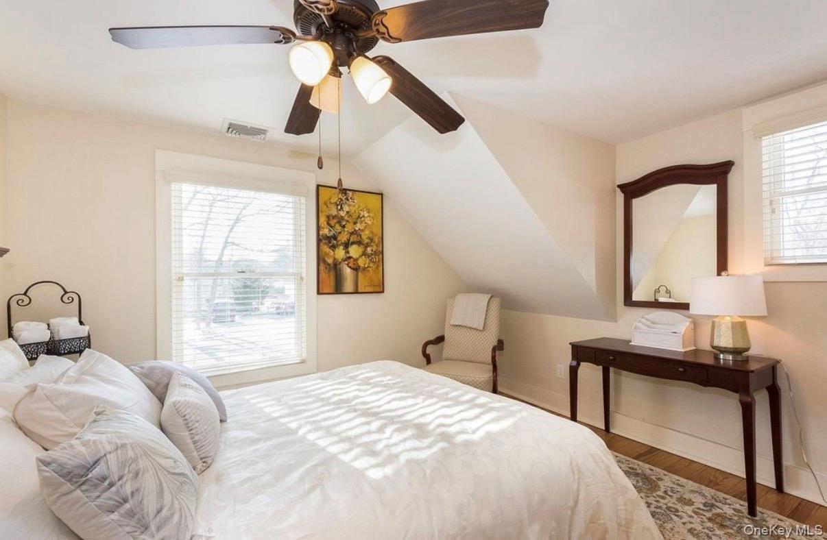 572 Montauk Highway – For Rent photo 9