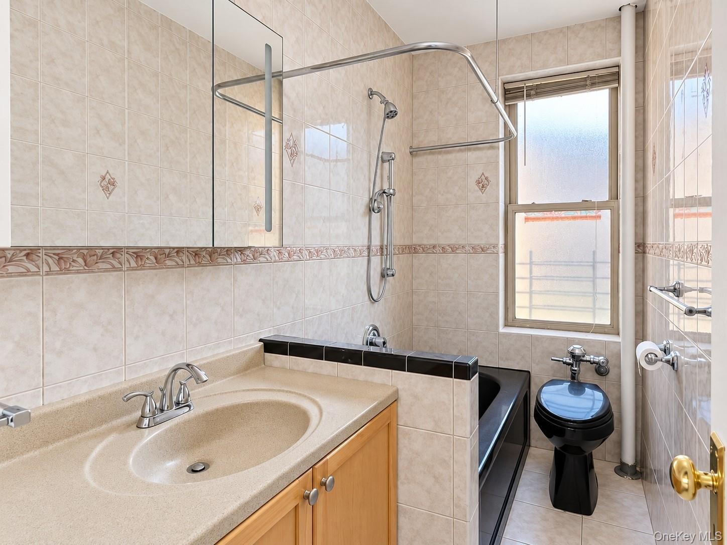 43-10 48 Avenue, Unit 4o photo 24